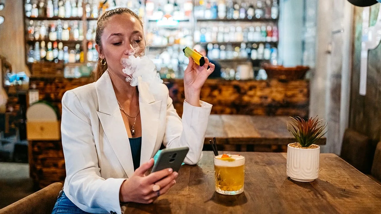 Study Links Transitioning from Traditional Cigarettes to Vapes with Increased Risk of Serious Eye Conditions