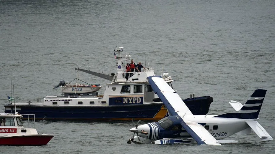 Pilot Issues Mayday Before Seaplane Emergency Landing in New York City's East River