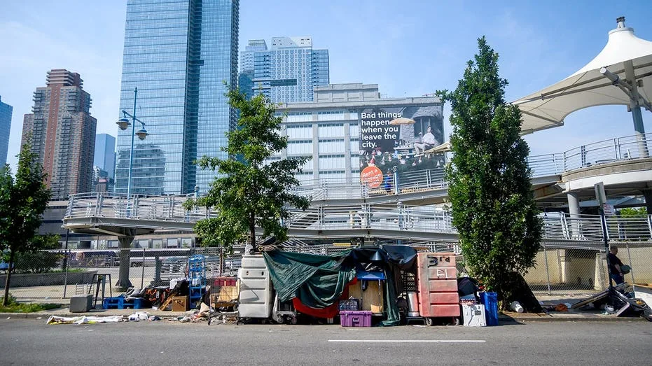 Extensive Homeless Encampment in NYC Draws Public Criticism, Intensifying Scrutiny on Mayor Mamdani's Policies