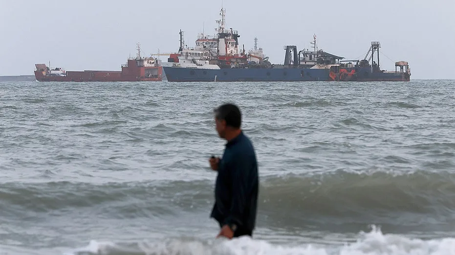 US Forces Conclude Perilous Mission to Clear Iranian Mines from Vital Hormuz Shipping Lanes